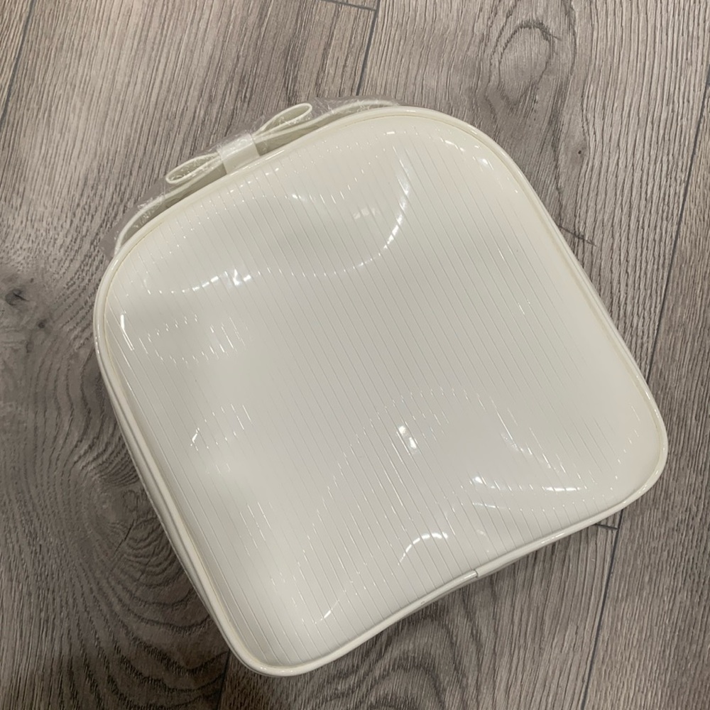 NEW💗🆕estee lauder cosmetic bag red